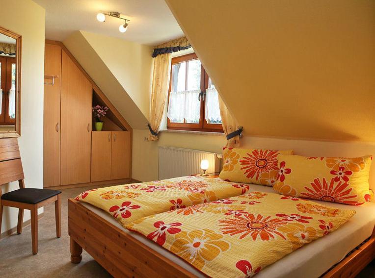 Spielzeugmacherhaus Neuhausen  Ngoại thất bức ảnh
